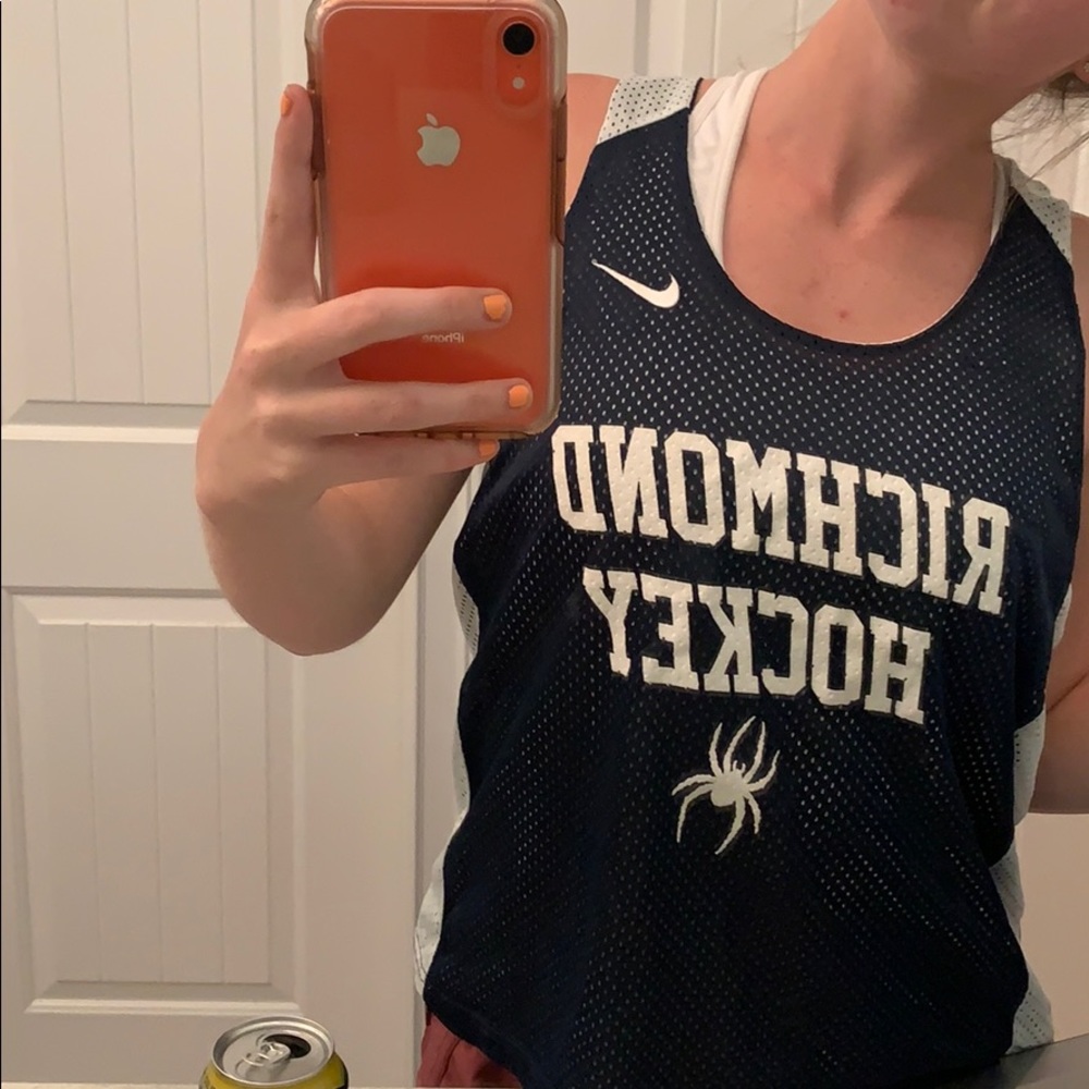 Richmond hockey pinnie.